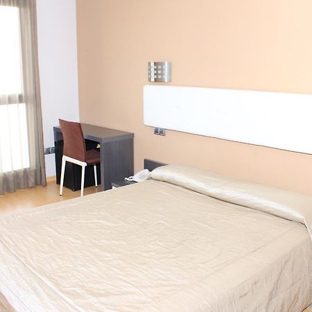Hotel Ciutat D'אמפוסטה חדר תמונה