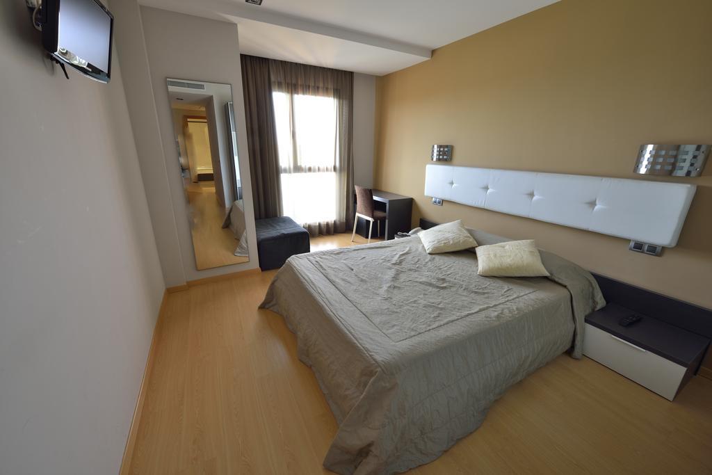 Hotel Ciutat D'אמפוסטה מראה חיצוני תמונה