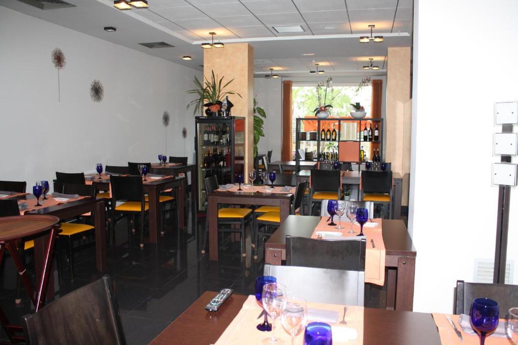 Hotel Ciutat D'אמפוסטה מראה חיצוני תמונה