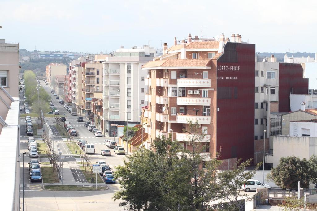 Hotel Ciutat D'אמפוסטה מראה חיצוני תמונה