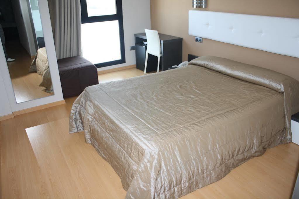 Hotel Ciutat D'אמפוסטה מראה חיצוני תמונה